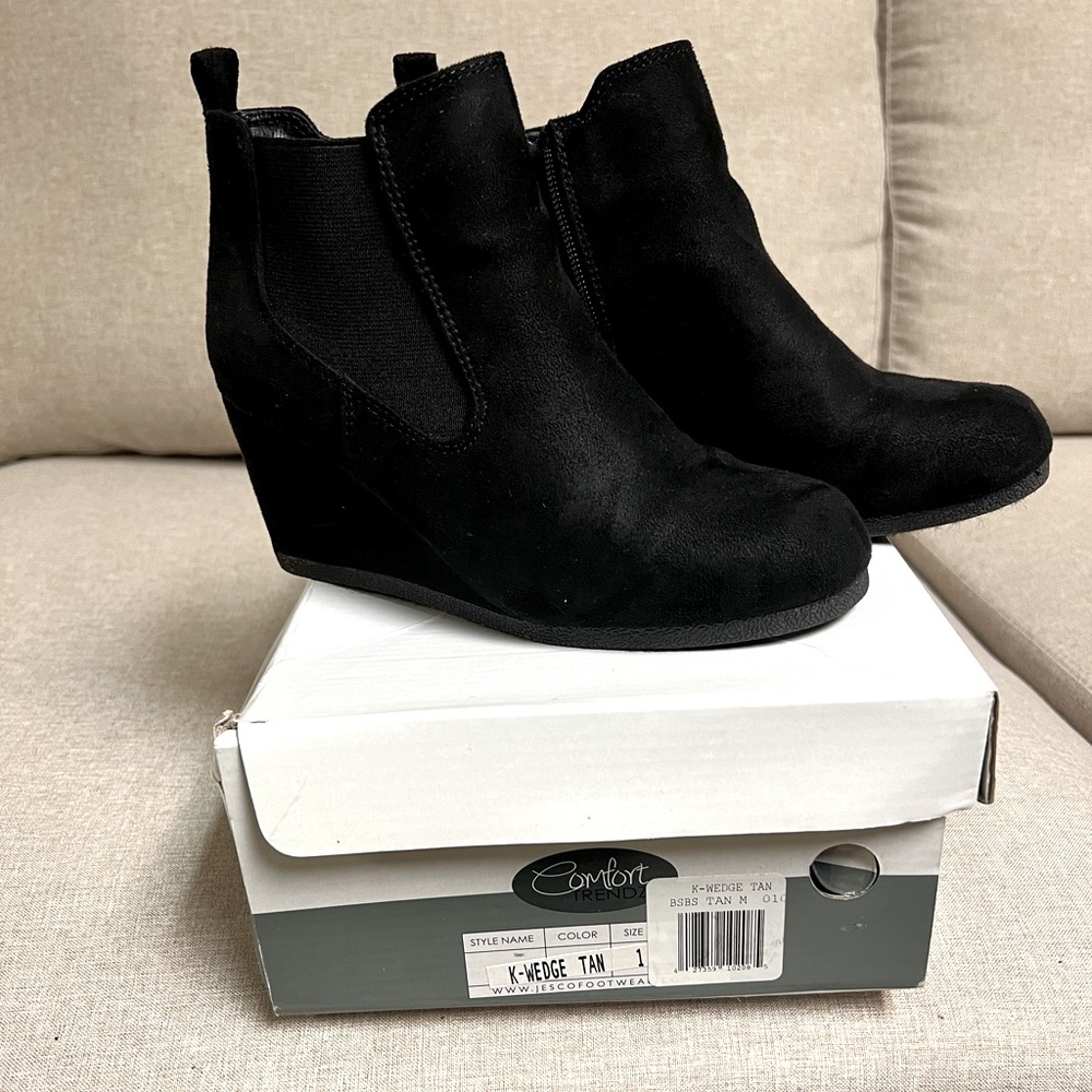 Girls black wedge booties size 1